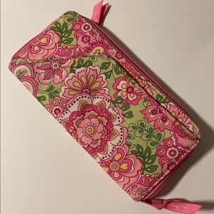 Wallet / passport holder